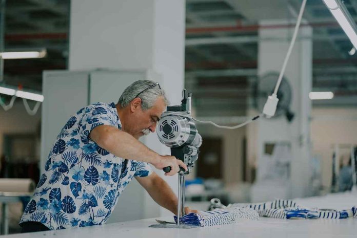 Private Label Clothing Manufacturer Checklist: 8 Must-Haves