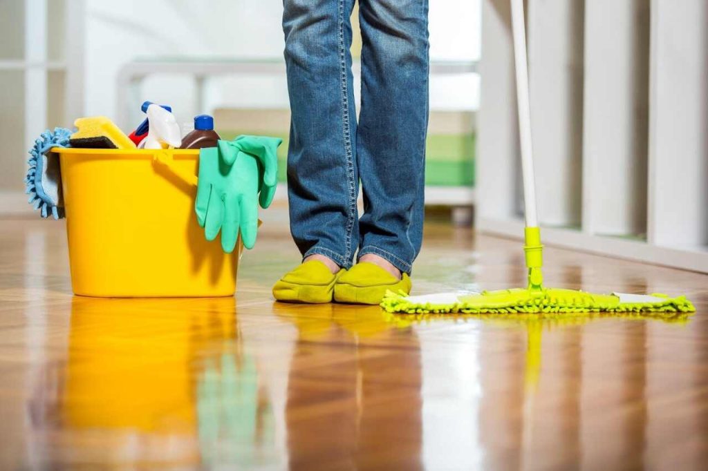 3 Tips for Hiring Deep Cleaning House Services