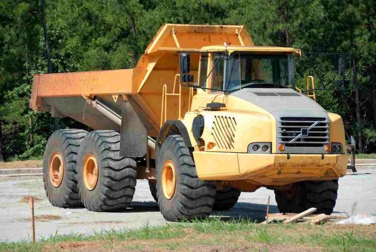 The Benefits of Using Dump Truck Services for Construction Projects The Benefits of Using Dump Truck Services for Construction Projects