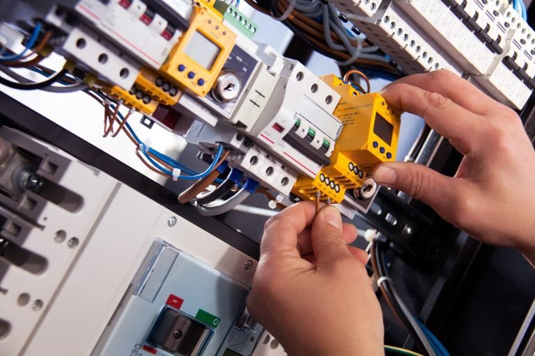 Partnering with Electrical Solutions Supplier for Your Machinery Needs
