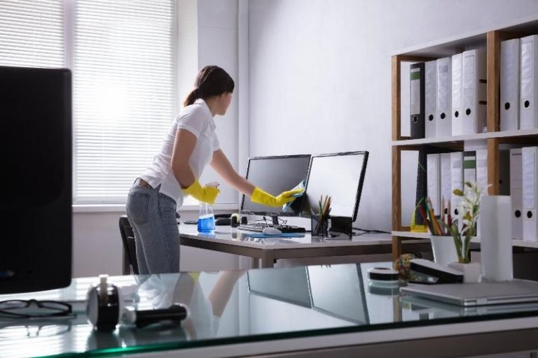 Efficiency and Cleanliness: The Ultimate Office Cleaning Checklist