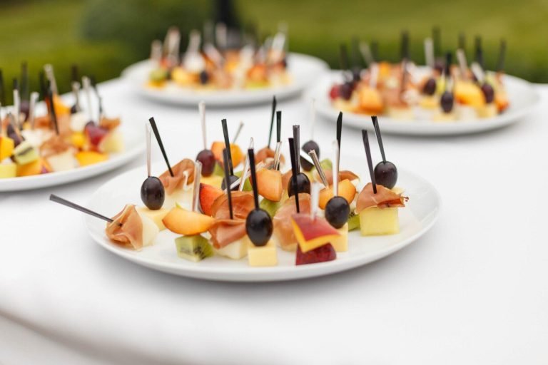 How to Create the Perfect Snack Catering Menu for Any Event