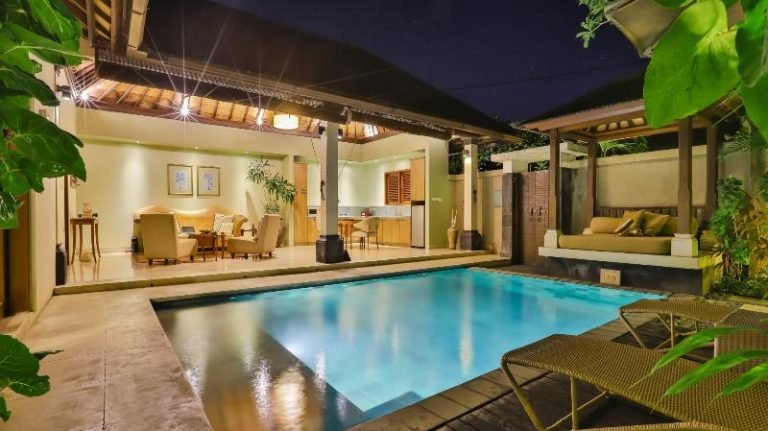How Regular Pool Services Can Save You Money in the Long Run pool services